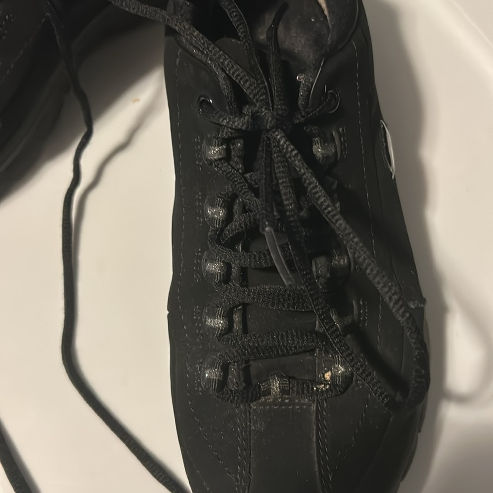 Women’s memory foam Skechers Shoes - Picture 2 of 6